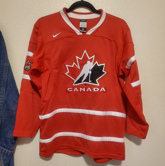 Team Canada Youth Olympic Nike Hockey Jersey - Picture 6 of 16